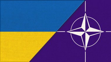 Resimde Ukrayna ve NATO bayrakları görülüyor. Ukrayna bayrağı ve NATO-3D illüstrasyon. İki Bayrak Birlikte - kumaş dokusu. Ukrayna ve Kuzey Atlantik İttifakının çifte bayrağı