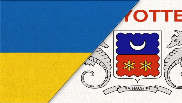 우크라이나 국기와 마요트 우크라이나 국기와 마요트 표면에 결합되어 우크라이나와 마요트의 — 스톡 사진