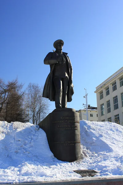 Monument to admiral N.G. Kuznetsov — Stock Photo, Image