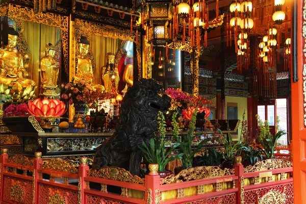 Hong kong 16 Temmuz: lin Manastırı olan lantau Island, hong kong hong Kong'da 16 Temmuz 2012 tarihinde vurdu ngong ping yaylada bulunan bir Budist tapınağı po.