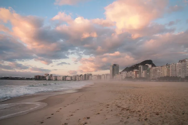 Copacabana při východu slunce — Stock fotografie