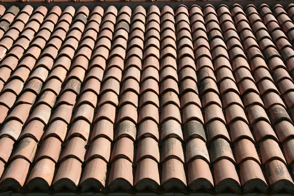Detalhe de um topo de telhado — Fotografia de Stock