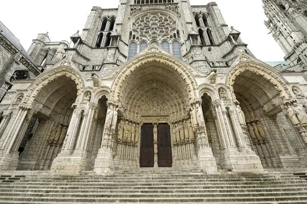 Chartres - Cathedral facade — Stock Photo, Image