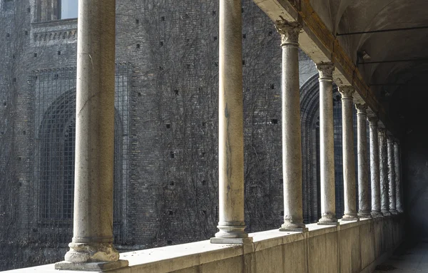 Colonnade of the Castello Sforzesco — Stock Photo, Image
