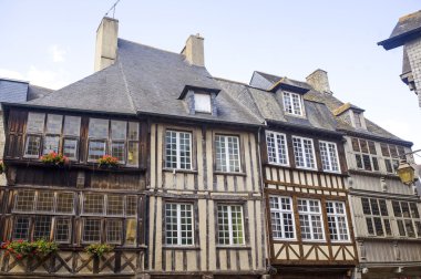 Dinan