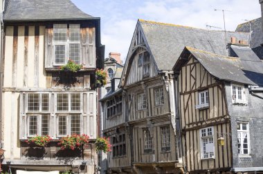 Dinan