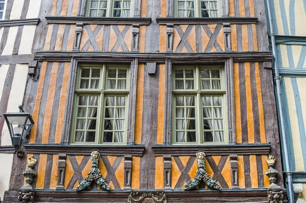 Rouen - exteriér starých domů — Stock fotografie