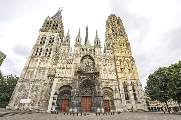 Rouen - Facade of the cathedral — Stock Photo, Image