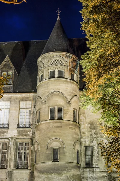 Beauvais (Picardie) by night — Stock Photo, Image