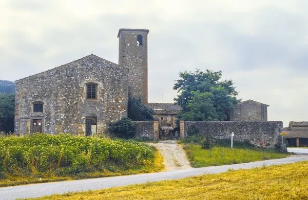 Εκκλησία-αγρόκτημα κοντά στη Φλωρεντία — Φωτογραφία Αρχείου