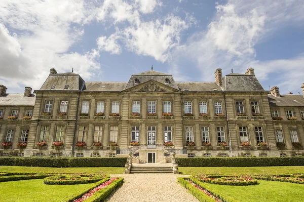 Palace and garden in Soissons — Stock Photo, Image