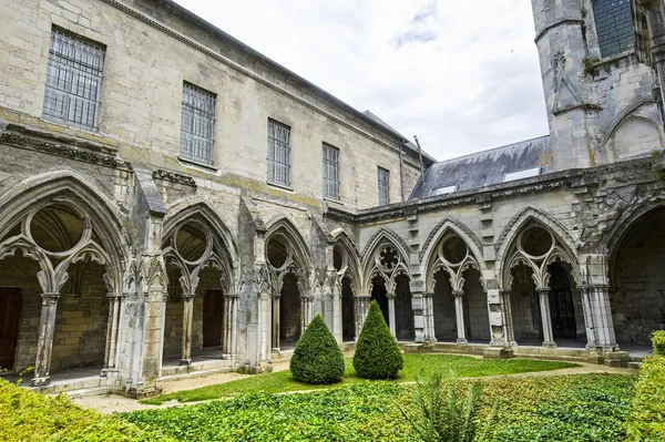 Cloister of abbey in Soissons — Stock Photo, Image