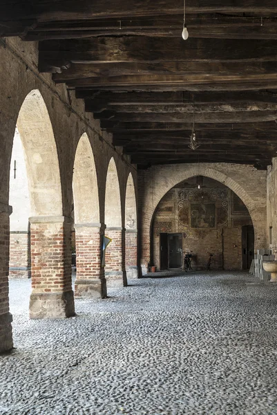 Pandino, pátio do castelo — Fotografia de Stock