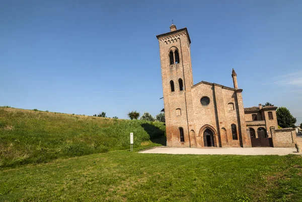 Ancienne église près de Felonica — Photo