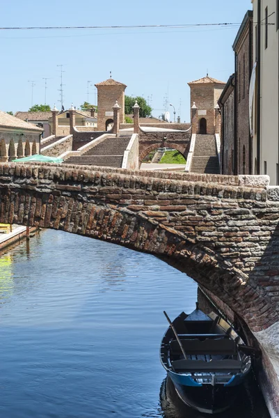 Comacchio - mosty a čluny — Stock fotografie