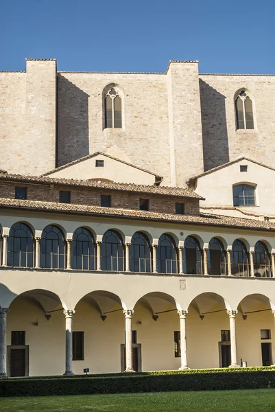 Perugia - Gothic church, cloister — Stock Photo, Image