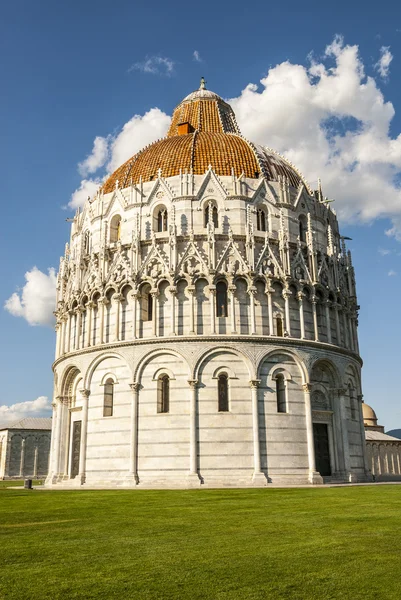Pisa (Toskonya) - vaftizhane katedral — Stok fotoğraf