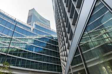 Modern ofis binaları Milano (Lombardy İtalya)