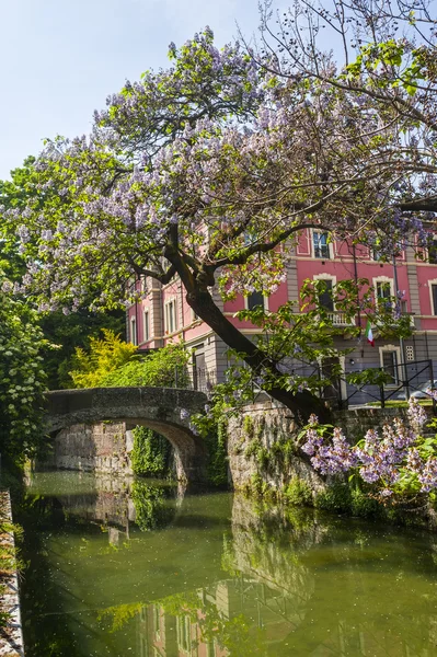 Gamla bron över kanalen Martesana (Milano) — Stockfoto