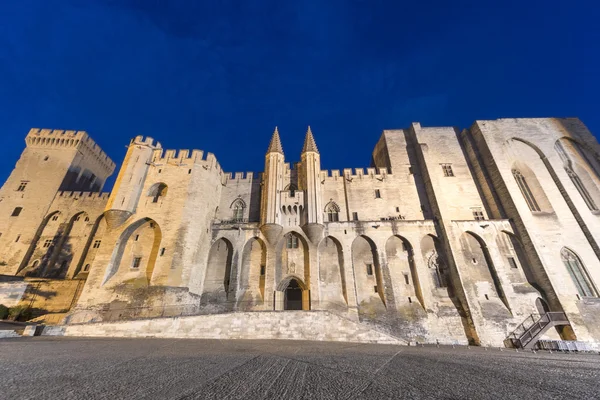 Авіньйон Palais des Papes за ніч — стокове фото