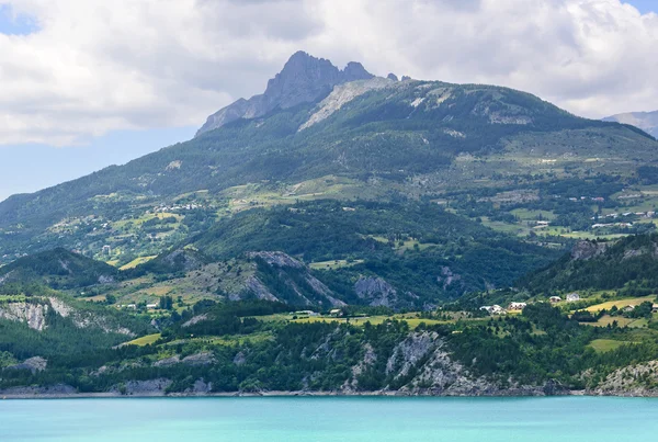 Lago de Serre-Poncon (Alpes franceses ) —  Fotos de Stock