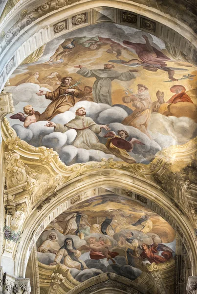 Astin katedraali, sisätilat — kuvapankkivalokuva