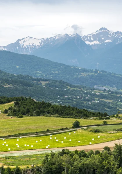 Paisagem perto de Embrun (França ) — Fotografia de Stock