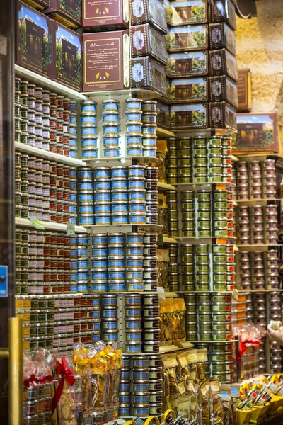 Grocery store in Uzes (France)