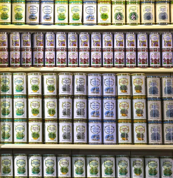 Grocery store in Uzes (France) — Stock Photo, Image