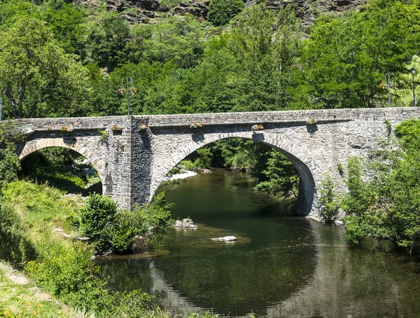 Cevennes: oude brug — Stockfoto