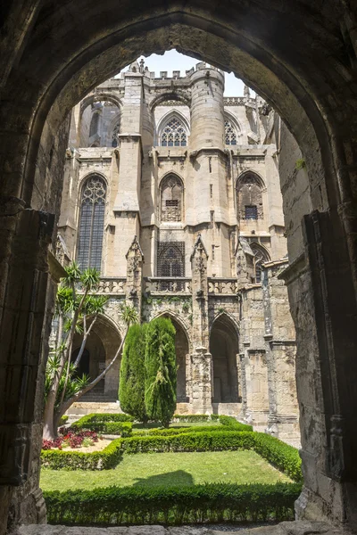 Narbonne, cathedral cloister — Stock Photo, Image
