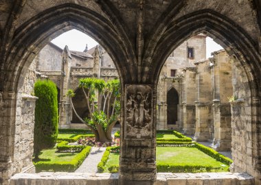 Narbonne, katedral manastır