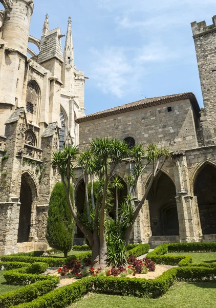 Narbonne, claustro da catedral — Fotografia de Stock