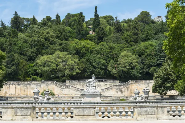 Nimes, park — Stockfoto