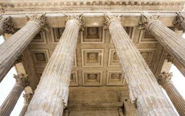 NIMES: Maison Carree