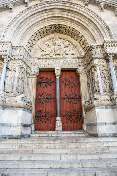 Arles, Saint-Trophime church — Stock Photo, Image