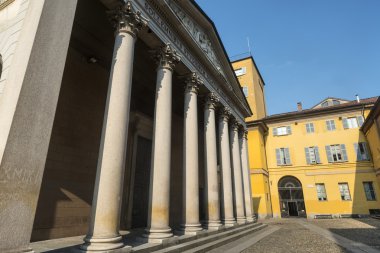 Pavia