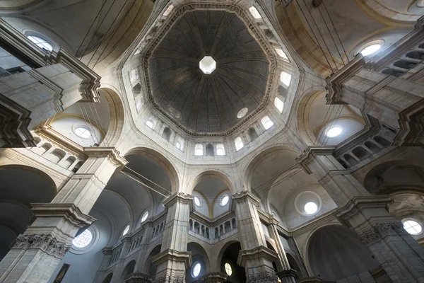 Pavia, katedrála interiér — Stock fotografie