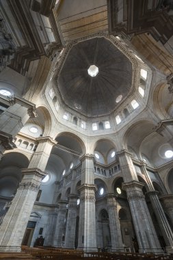 Pavia, katedral iç