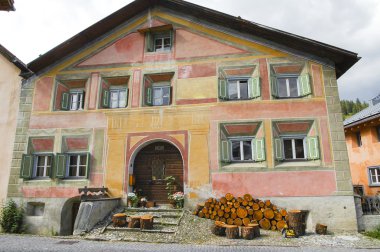 Guarda, tipik engadine köyde