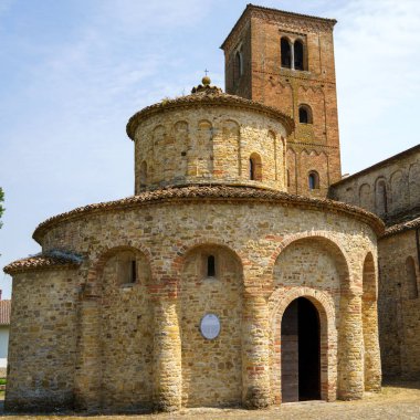 Vigolo Marchese, Piacenza ili, Emilia-Romagna, İtalya: San Giovanni ve Baptistery ortaçağ kilisesinin dışı