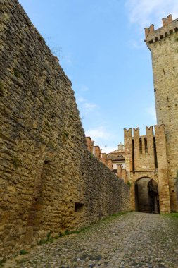 Vigoleno, Piacenza eyaletinin ortaçağ köyü, Emilia-Romagna, İtalya