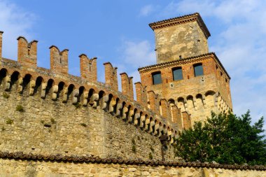 Vigoleno, Piacenza eyaletinin ortaçağ köyü, Emilia-Romagna, İtalya
