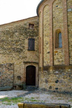 Vigolo Marchese, Piacenza ili, Emilia-Romagna, İtalya: San Giovanni ve Baptistery ortaçağ kilisesinin dışı