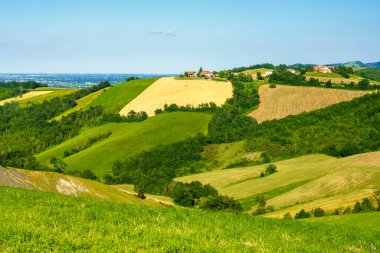 Rivalta di Lesignano Bagni, Parma, Emilia-Romagna, İtalya 'da ilkbaharda kır manzarası