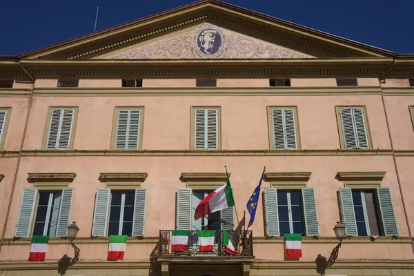 意大利埃米利亚 罗马纳 博洛尼亚省San Pietro Terme城堡 历史名城的主要广场和市政厅 — 图库照片
