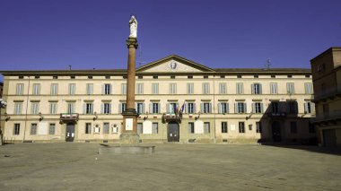 İtalya 'nın Emilia-Romagna eyaletindeki Bologna eyaletindeki Castel San Pietro Terme belediyesinin tarihi meydanı.