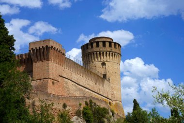 Brisighella, Ravenna ili, Emilia-Romagna, İtalya: ortaçağ kalesinin dışı