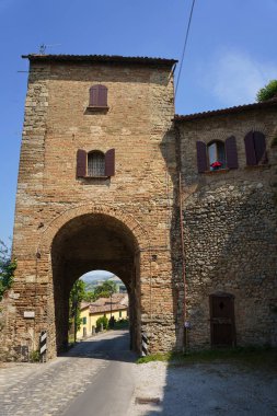 Bertinoro, Forli Cesena ili, Emilia-Romagna, İtalya: eski tipik sokak