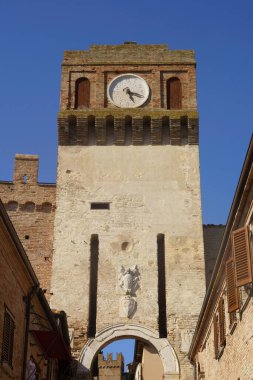 Gradara, Pesaro ve Urbino ili, Marche, İtalya, tarihi kent duvarlarla çevrili.